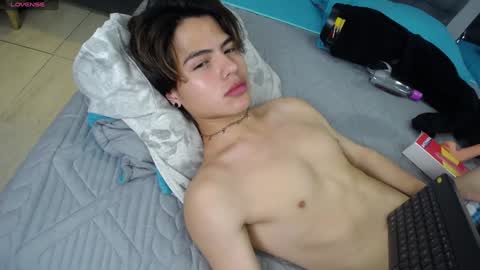 Snapshot of collinstone chatting on January 24, 4:17 pm collinstone online show from January 24, 4:17 pm