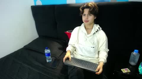 Snapshot of collinstone chatting on February 9, 8:56 pm collinstone online show from February 9, 8:56 pm