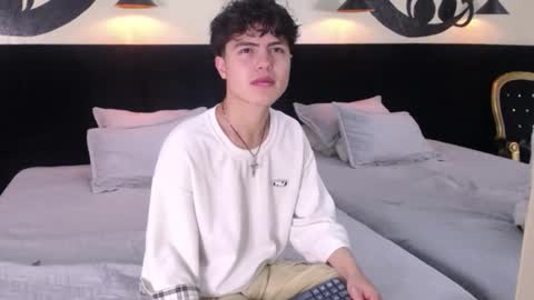 Snapshot of collinstone chatting on October 22, 4:41 pm collinstone online show from October 22, 4:41 pm