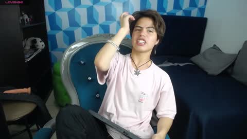 Snapshot of collinstone chatting on January 27, 11:00 pm collinstone online show from January 27, 11:00 pm