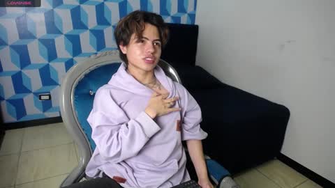 Snapshot of collinstone chatting on February 4, 8:17 pm collinstone online show from February 4, 8:17 pm