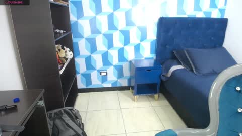 Snapshot of collinstone chatting on February 3, 10:43 pm collinstone online show from February 3, 10:43 pm