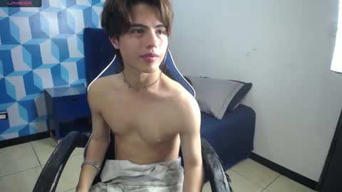 Snapshot of collinstone chatting on January 22, 10:59 pm collinstone online show from January 22, 10:59 pm