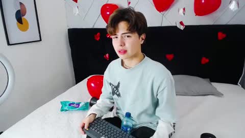 Snapshot of collinstone chatting on February 24, 8:25 pm collinstone online show from February 24, 8:25 pm