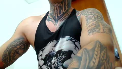 Snapshot of colombian_monster_cock chatting on January 31, 10:21 pm camilo online show from January 31, 10:21 pm