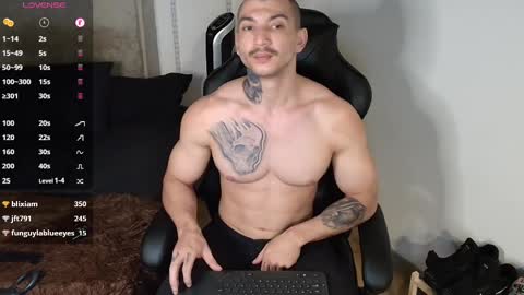 colombianmuscle8 online show from February 10, 12:30 am