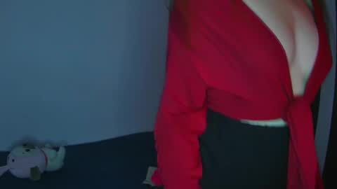 Snapshot of colombianperla chatting on March 3, 12:26 am Perla online show from March 3, 12:26 am
