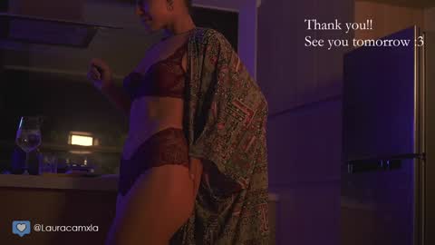 Laura online show from December 4, 3:20 am