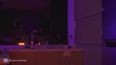 Laura online show from February 8, 2:47 am