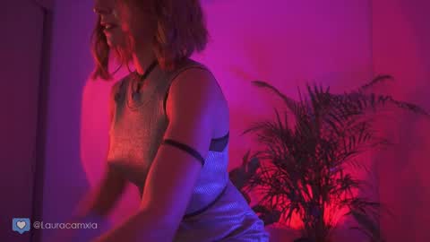 Laura online show from March 10, 2:39 am