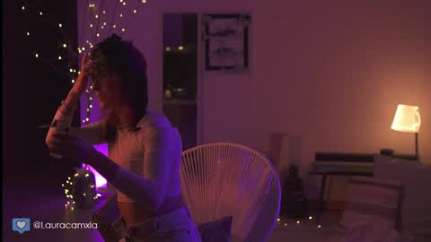 Laura online show from January 26, 12:47 am