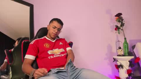 colstorw_ online show from October 7, 10:44 am