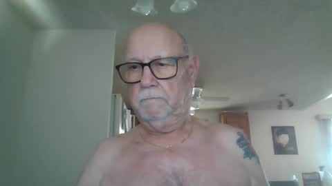Snapshot of comeonmymouth chatting on February 26, 9:20 pm comeonmymouth online show from February 26, 9:20 pm