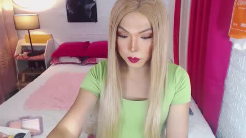 QUEEN SABRINA online show from January 6, 6:50 am