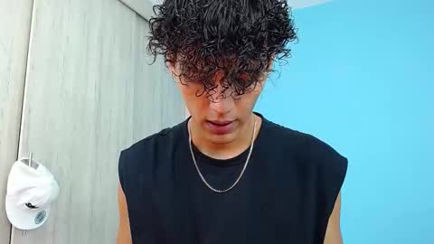 Connor online show from December 19, 11:44 pm