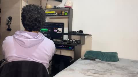 conor_taylor_ online show from September 20, 3:48 pm