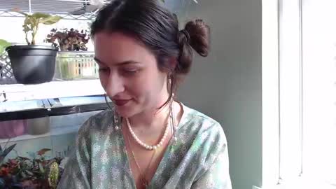 ANR Mommy online show from October 1, 8:08 pm