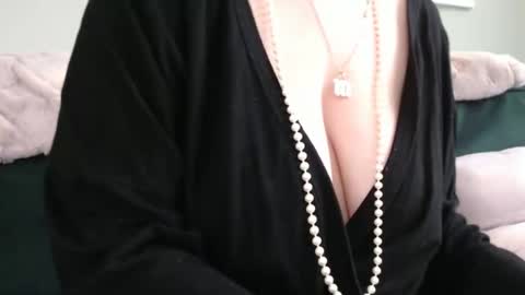 ANR Mommy online show from November 17, 8:00 pm