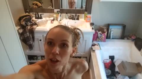 Snapshot of cookie_j22 chatting on December 10, 6:28 pm Jaiscookie cum play with me online show from December 10, 6:28 pm