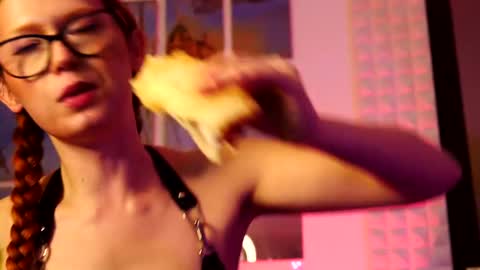 Ginger The Cringer online show from September 22, 1:37 pm