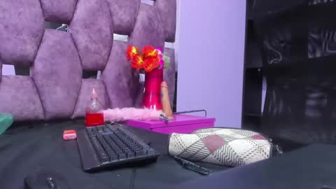 CooperEmma  online show from December 3, 8:44 am