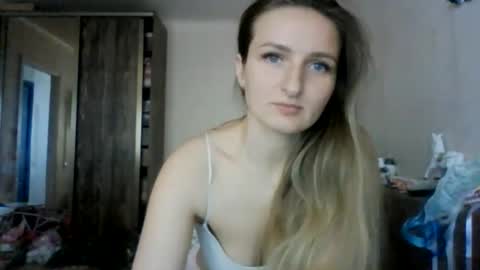 cora_fora online show from May 1, 11:48 am