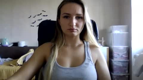 cora_fora online show from September 24, 9:05 am