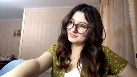 Elisheva online show from November 5, 1:24 pm