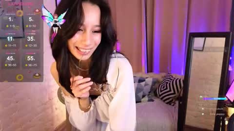 Snapshot of cornelia_bright chatting on September 13, 10:45 pm Leya online show from September 13, 10:45 pm
