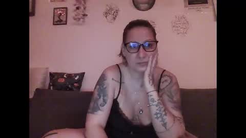 corsetlady online show from December 25, 5:47 pm