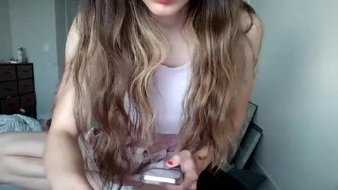Snapshot of cosmicbae777 chatting on September 18, 12:42 pm cosmicbae777 online show from September 18, 12:42 pm