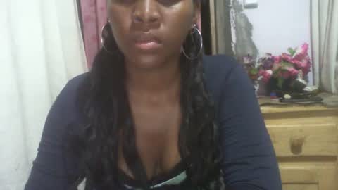 Snapshot of couleur_vanille chatting on January 30, 2:27 am couleur_vanille online show from January 30, 2:27 am