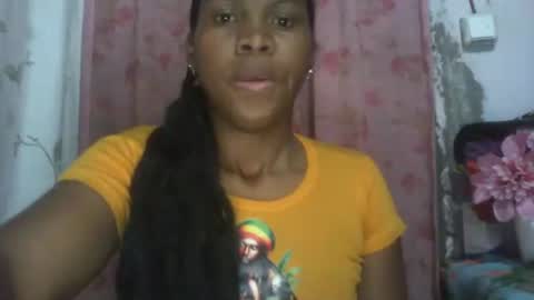 Snapshot of couleur_vanille chatting on September 29, 1:15 am couleur_vanille online show from September 29, 1:15 am
