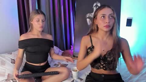 couple_funnyy online show from March 10, 12:59 am