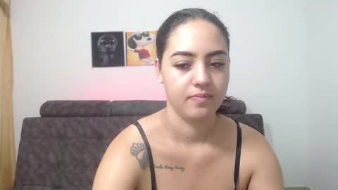 Snapshot of couple_sexandlove chatting on March 5, 12:00 pm ALEJANDRO Y EMILY online show from March 5, 12:00 pm