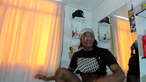 coupleblack_24 online show from April 15, 6:55 pm