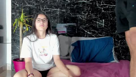 Couplehot  1 online show from December 6, 7:15 am