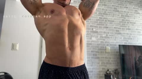 couplemuscle40 online show from April 9, 12:55 pm