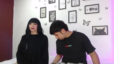 Snapshot of coupsextop chatting on January 5, 4:04 am Juli and Liam online show from January 5, 4:04 am