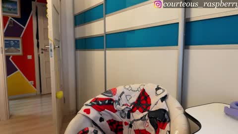 Rose Roys my  online show from November 19, 1:10 pm