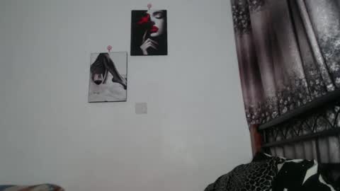 Erykah online show from December 22, 5:42 pm