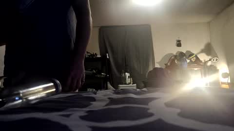 Back Woods Couple online show from March 28, 11:11 am