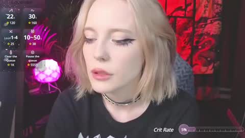 Snapshot of crackling_tati chatting on March 10, 4:28 am Tati online show from March 10, 4:28 am