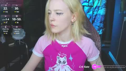 Snapshot of crackling_tati chatting on March 2, 8:50 pm Tati online show from March 2, 8:50 pm