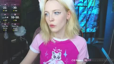 Snapshot of crackling_tati chatting on March 2, 11:53 pm Tati online show from March 2, 11:53 pm