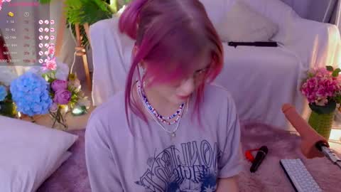 Snapshot of crazy__wine chatting on February 14, 2:33 pm Sonya online show from February 14, 2:33 pm