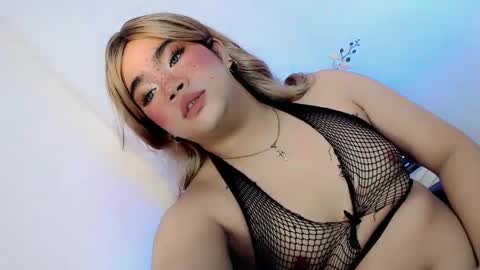 Hot Ayisha online show from February 13, 8:55 pm