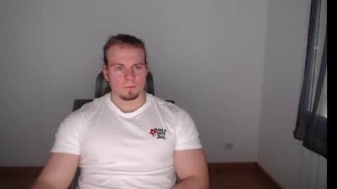 crazyangel8 online show from December 12, 2:33 pm