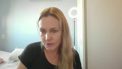 Anny online show from April 15, 11:13 am