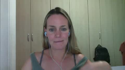 Snapshot of crazyanny chatting on February 25, 9:15 pm Anny online show from February 25, 9:15 pm